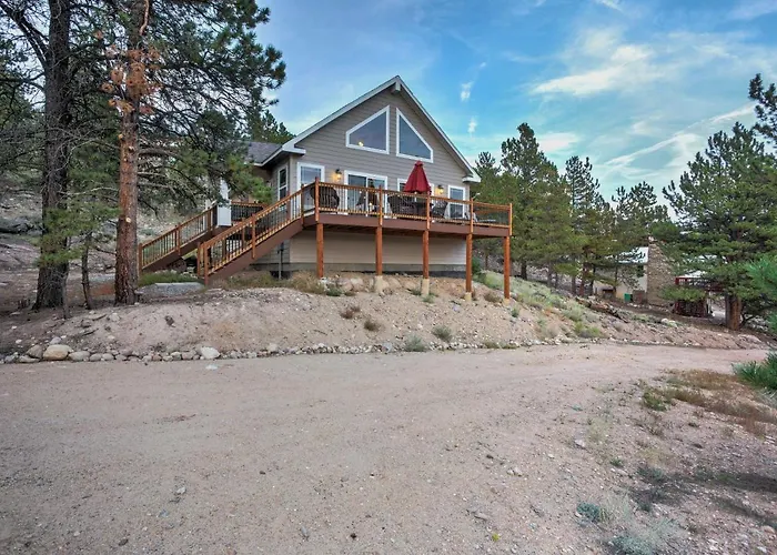 Gorgeous Twin Lakes Home W/ Deck Overlooking Mtns!