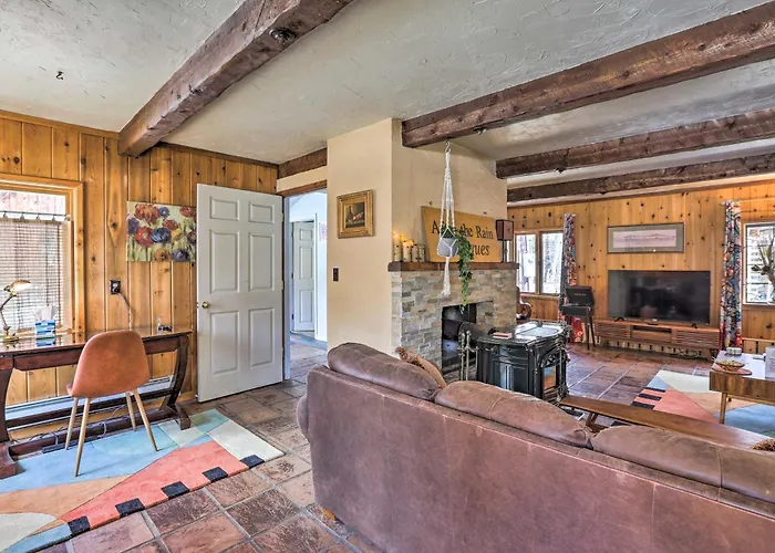 Remodeled Lake Cabin, Stunning Mtn View, New Patio